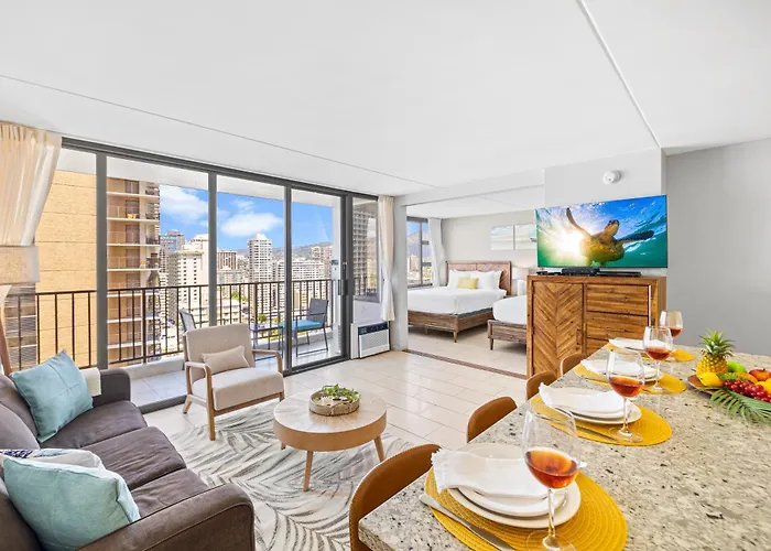 Great Ocean View Condo, Near Beach With Free Parking!