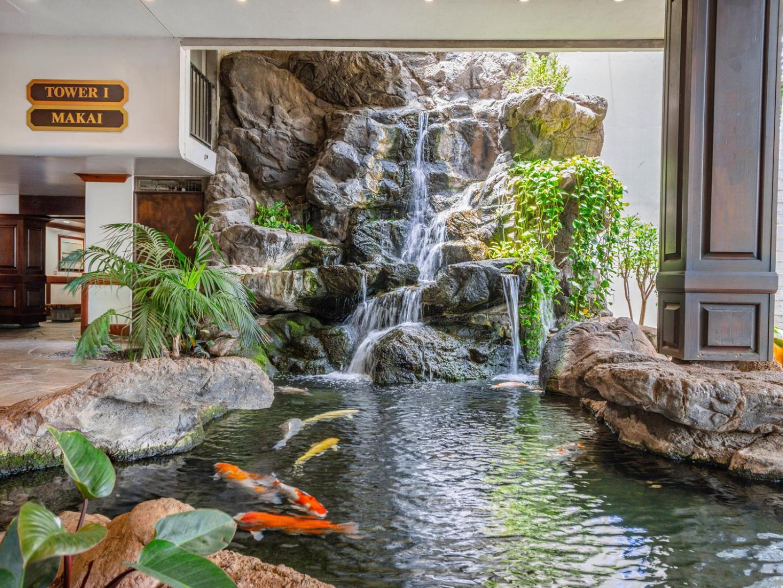Great Ocean View Condo, Near With Free Parking! *