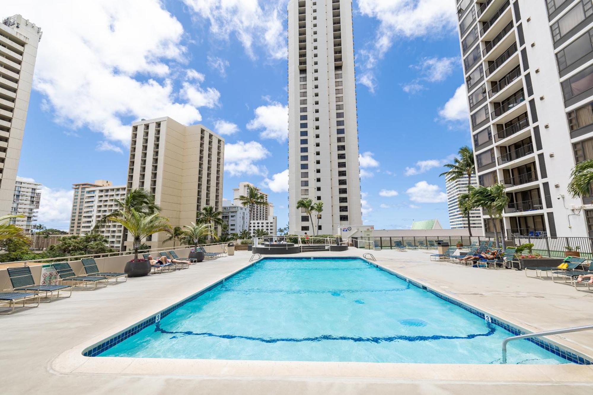 Great Ocean View Condo, Near With Free Parking! *