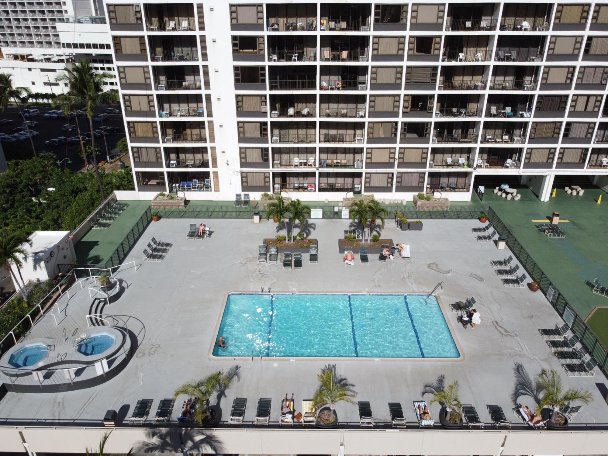 Apartment Great Ocean View Condo, Near With Free Parking!