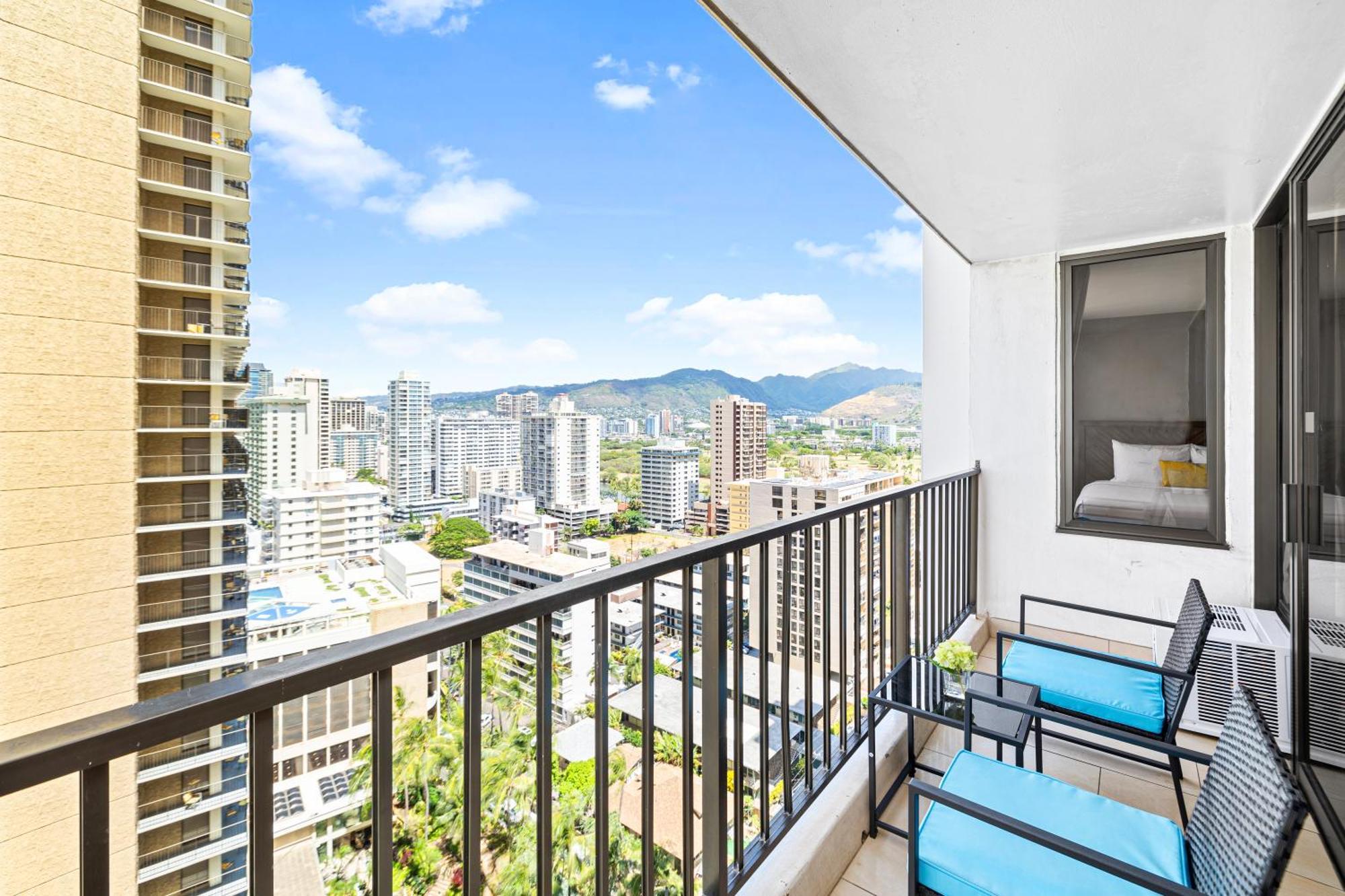Great Ocean View Condo, Near With Free Parking! Honolulu