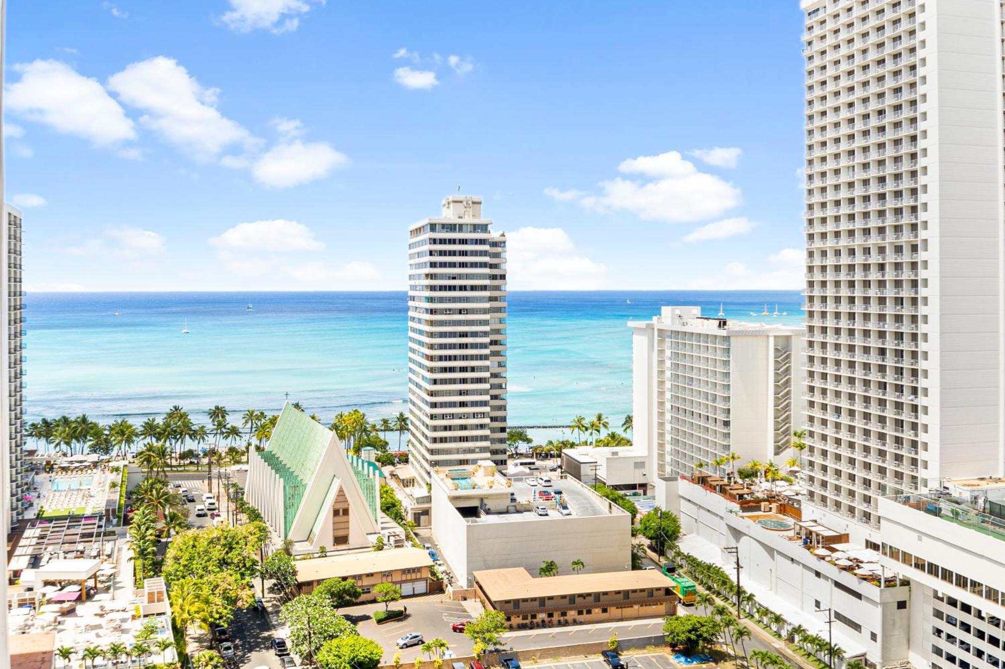 Great Ocean View Condo, Near With Free Parking! * Honolulu